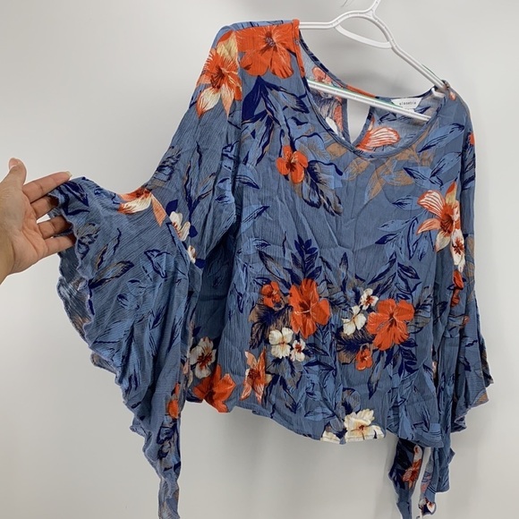 CLOSETRIX TROPICAL PRINT CROPPED WATERFALL SLEEVE - Picture 2 of 7
